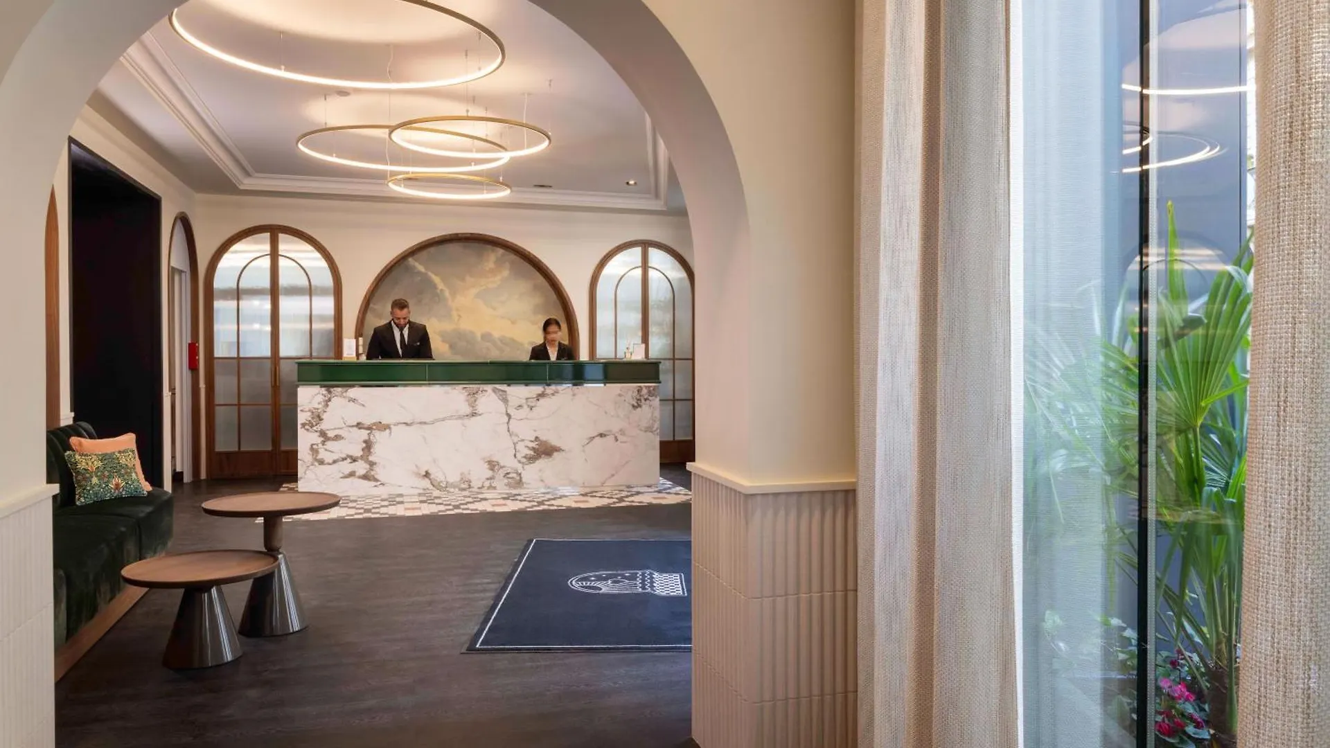 Hotel Grand Coeur Latin Париж