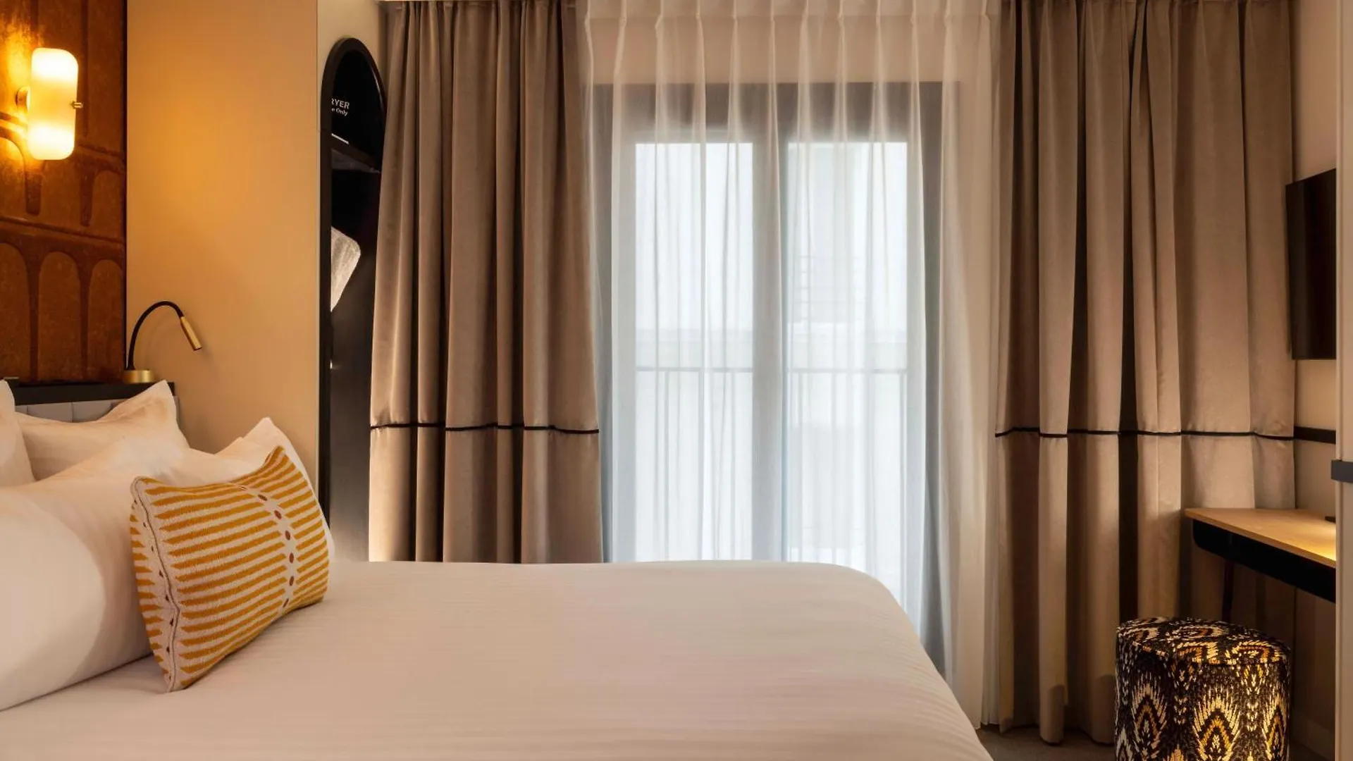 Hotel Grand Coeur Latin Париж