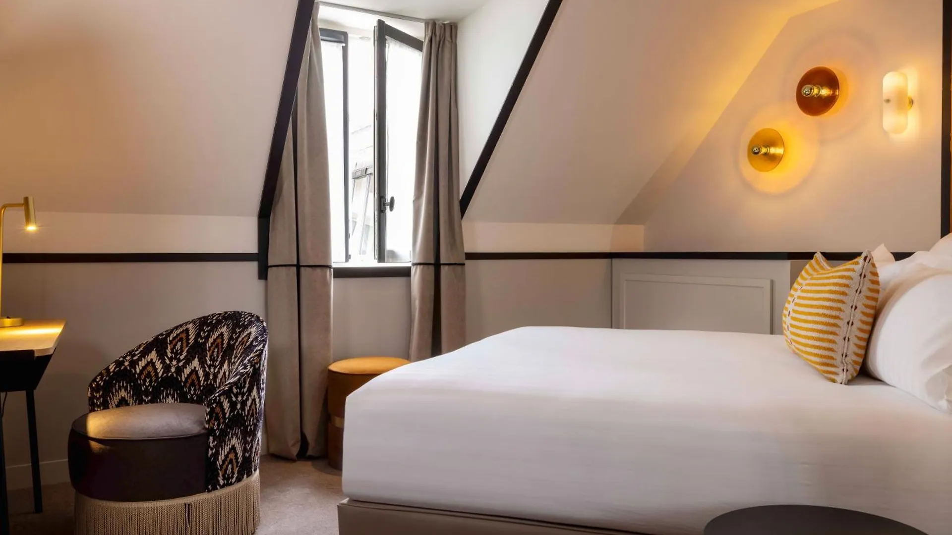Hotel Grand Coeur Latin Париж