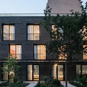 Deskopolitan House פריז