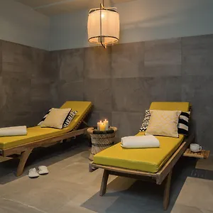 Hotel Bob, Parigi