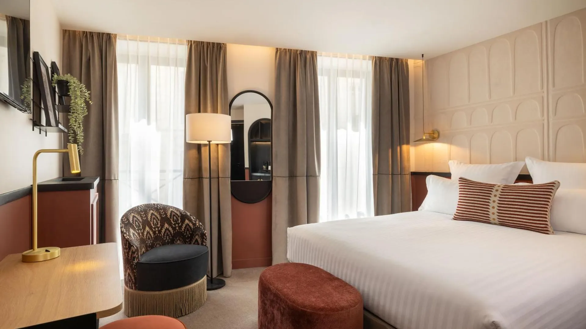 Hotel Grand Coeur Latin Parigi