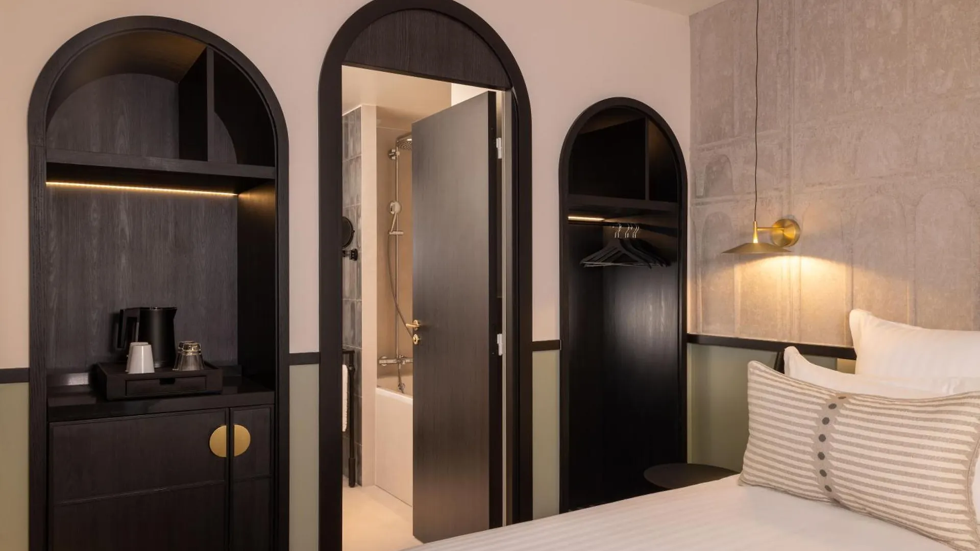 Hotel Grand Coeur Latin Parigi