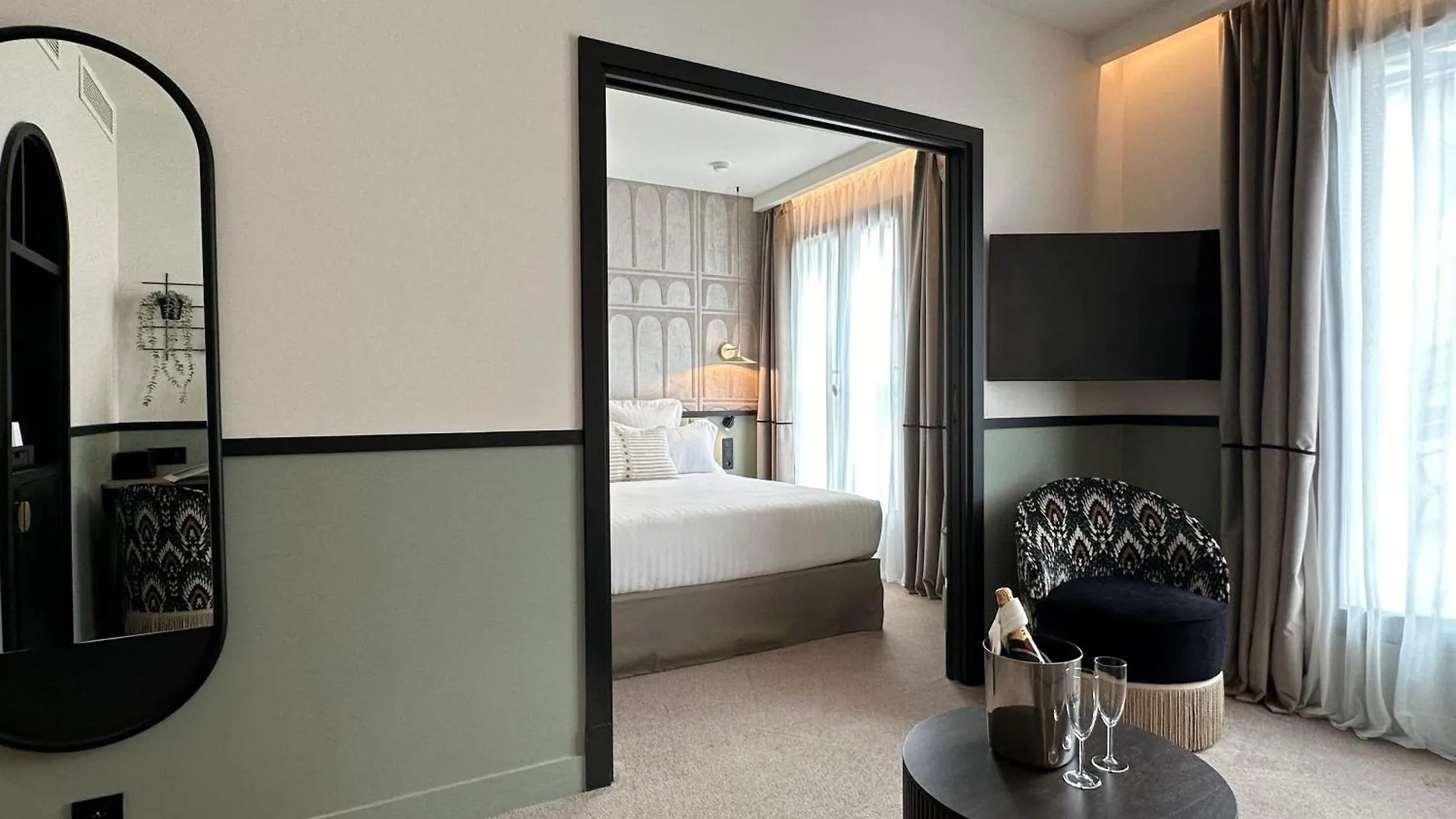 Hotel Grand Coeur Latin Parigi