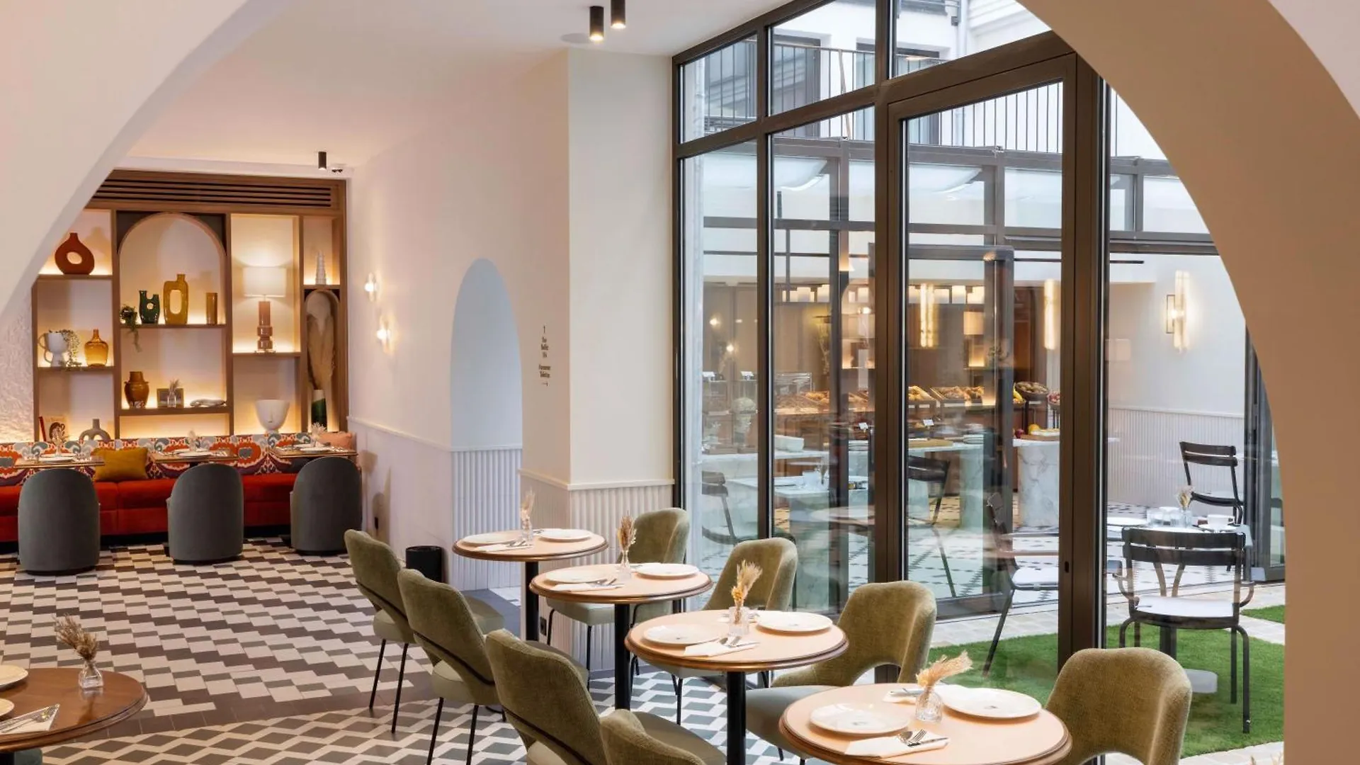 Hotel Grand Coeur Latin Parigi 4*,