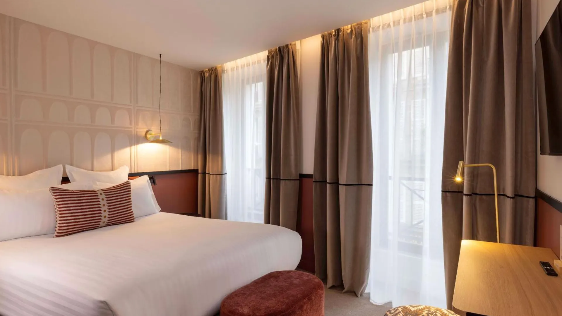 Hotel Grand Coeur Latin Parigi