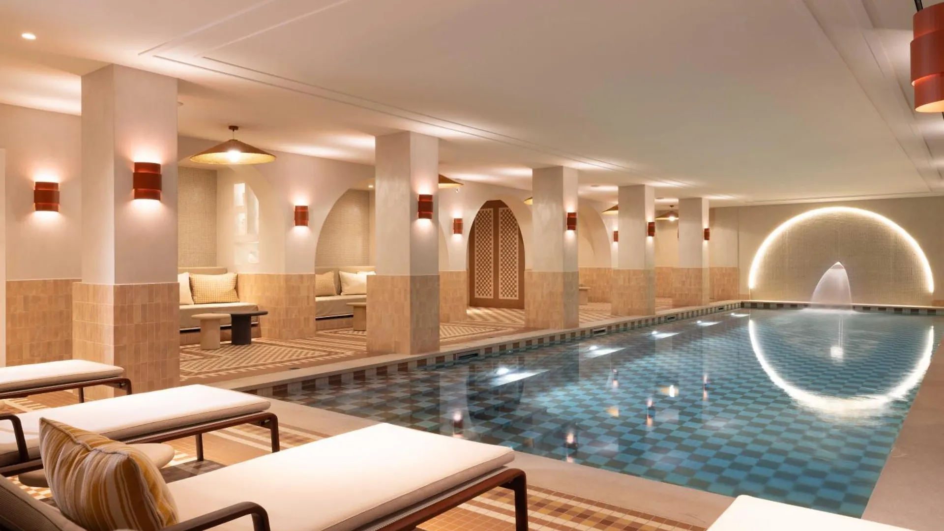 Hotel Grand Coeur Latin Parigi 4*,
